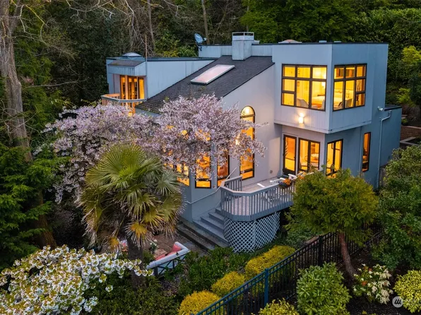 6565 Beach Drive SW, Seattle, WA 98136