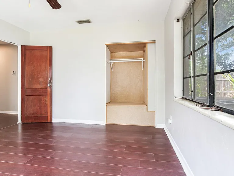 2514 W Gray St — Photo 30