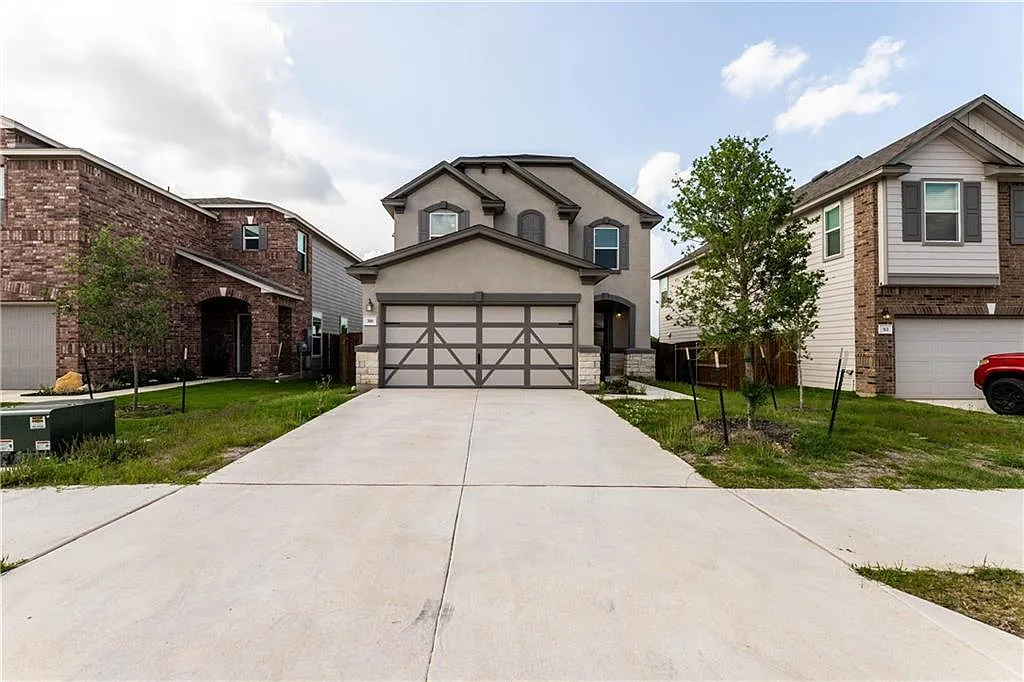3 bed, 2.5 bath, 1820 sqft, $2,100 — Photo 1