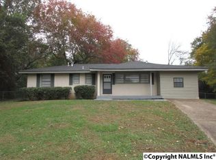 2216 Glen Iris Cir NW, Huntsville, AL 35810