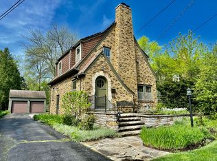 1302 Saint Johns Ave, Highland Park, IL