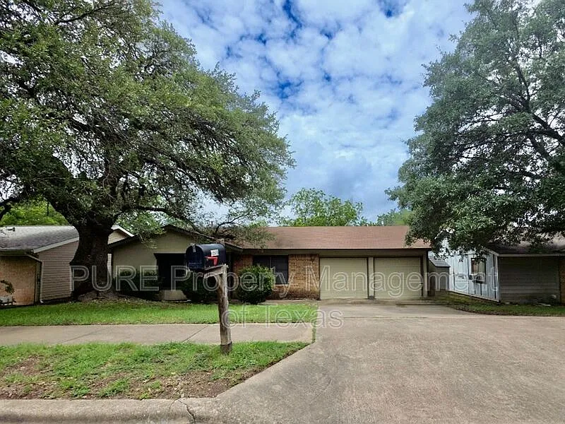 8508 Romney Rd