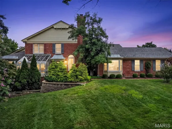 330 Morristown Ct, Chesterfield, MO 63017