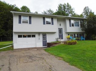 12 Damon Dr, Essex Junction, VT 05452