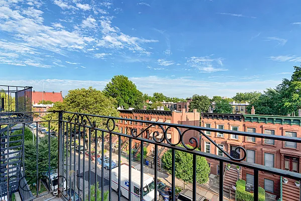 Rented by Rennit Inc. | media 10