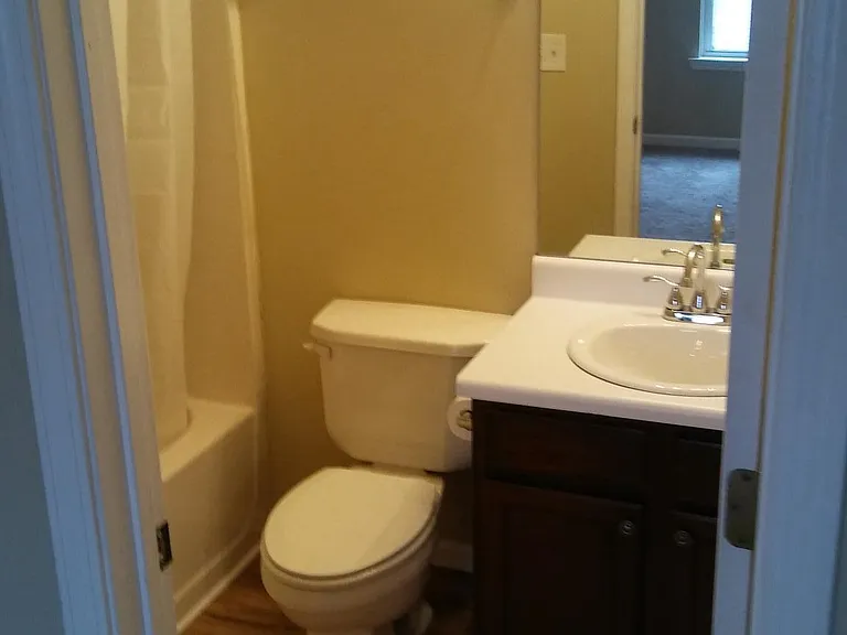 411 Red Coat Ln — Photo 10