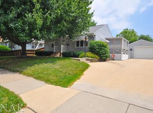 1216 S Mason St, Bloomington, IL 61701