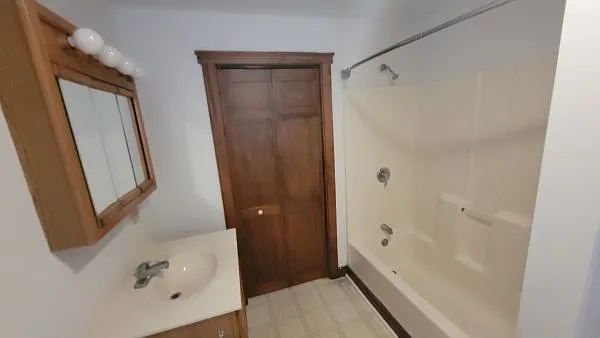 3 bed, 1760 sqft, $1,850 — Photo 2