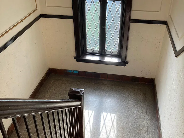 3021 Fairfield Ave #B12 — Photo 4