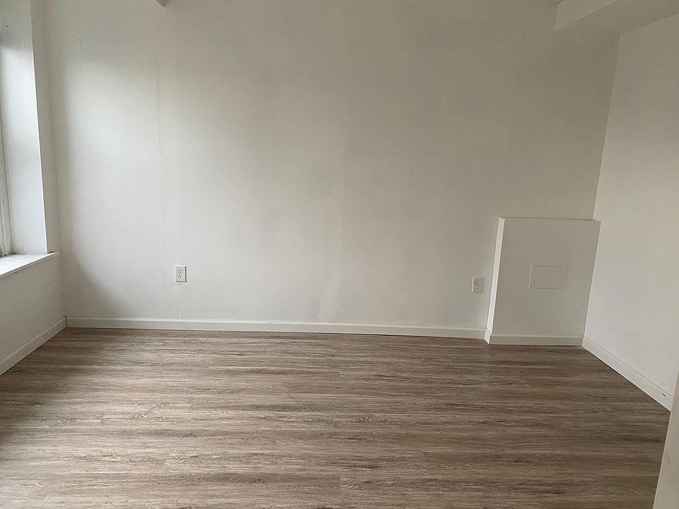 2nd image of 2951 S Broad St #1