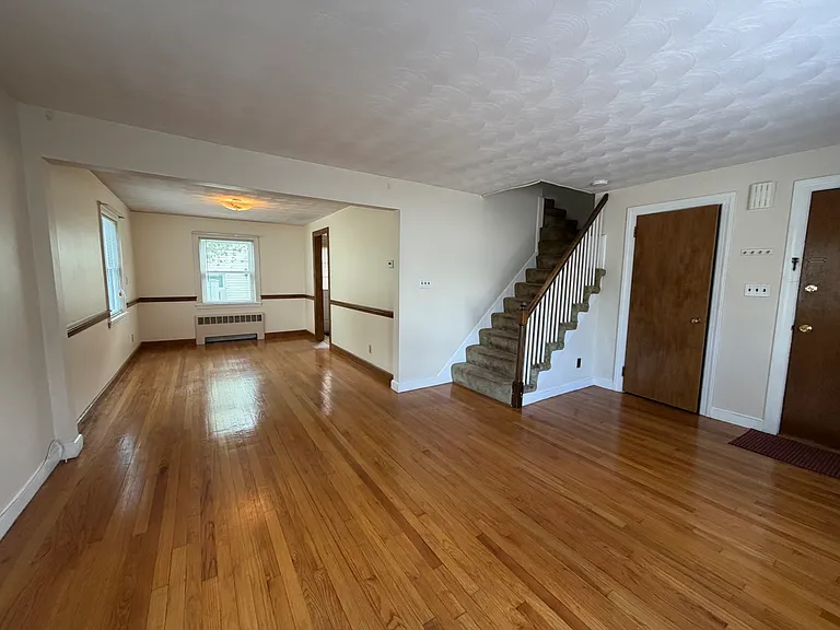 35 Rose Ave #35 — Photo 4