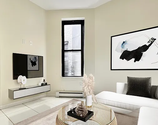 Rented by Vector New York, LLC | media 24