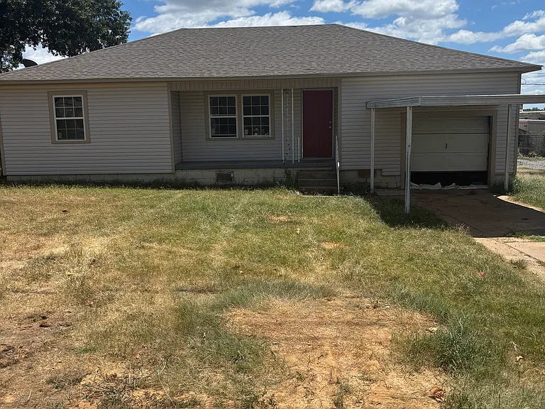 Oak Ln — Photo 1
