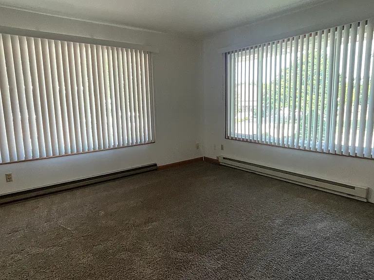 205 W Walworth St #5 — Photo 2
