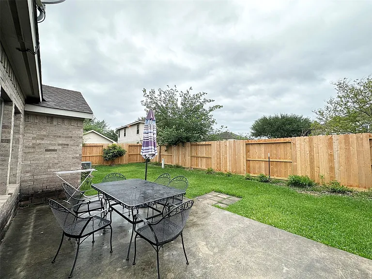 2211 Winding Hollow Dr — Photo 32
