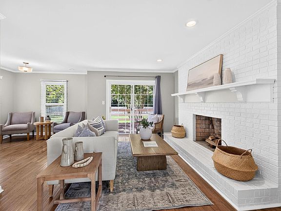 3rd image of 106 Allison Way #106