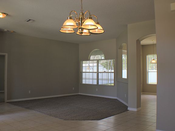 5th image of 43 Woodlawn Dr