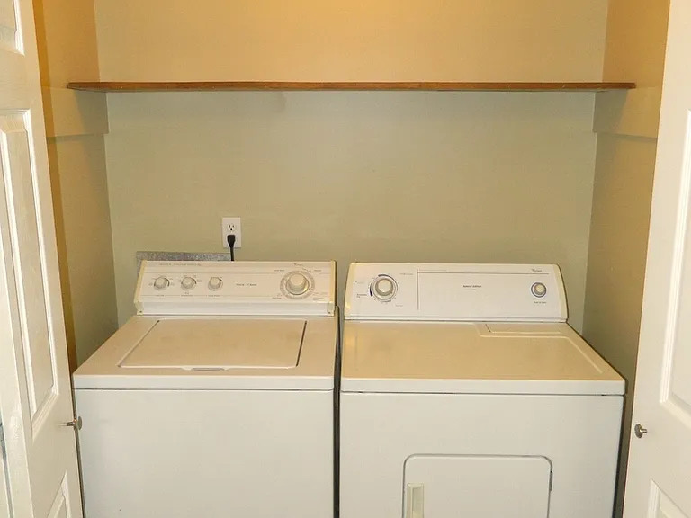 635 Clinton Way W — Photo 27