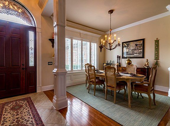Dining/Foyer