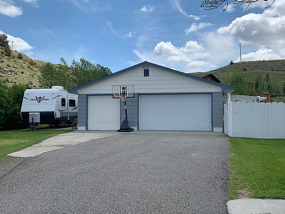 2+ Car Garage w/ RV Parking