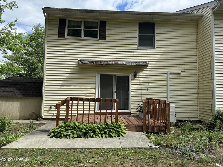 110 Wheatfield Dr — Photo 16