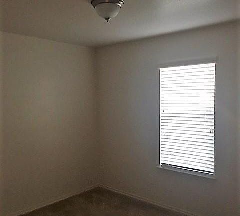 3rd image of 1118 Dixon Cir