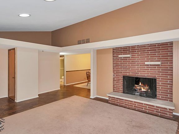 4th image of 208 Shady Ln