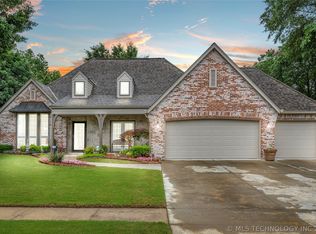 6909 E Fort Worth St, Broken Arrow, OK 74014