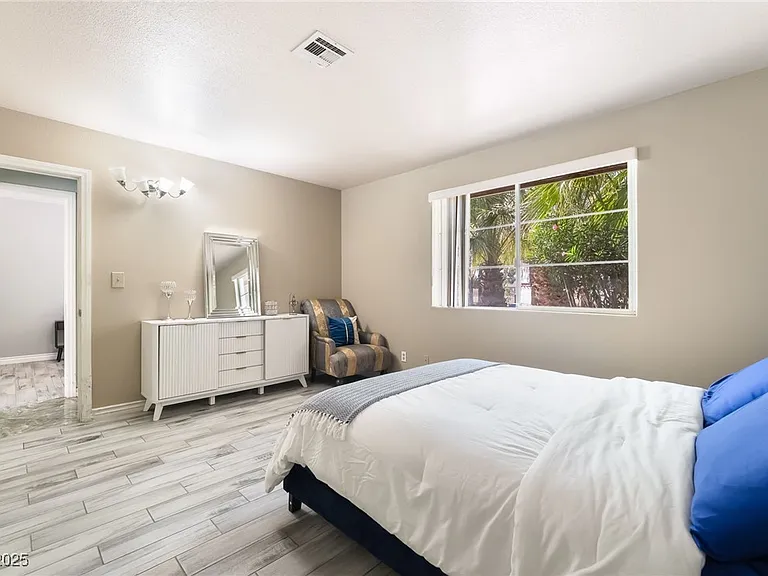 724 N Fogg St — Photo 29