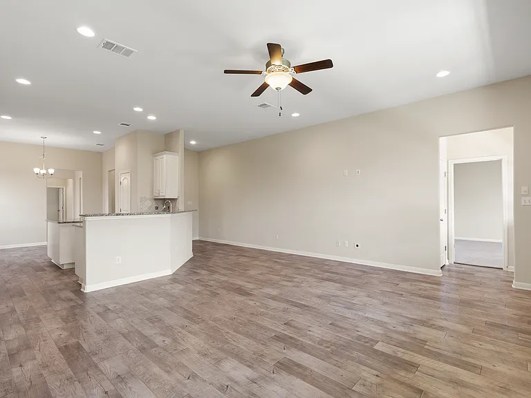 2428 Granite Hill Dr — Photo 44