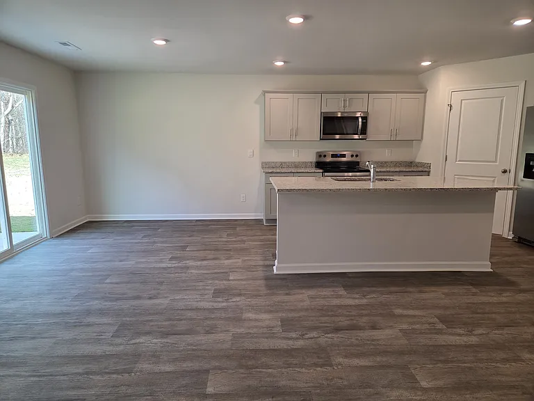 170 Chessie Rd — Photo 5