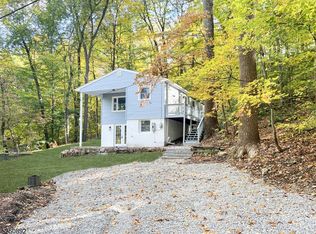 22 Pine St, Vernon, NJ 07462