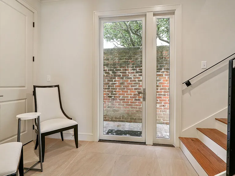The Academy Luxury Apartments and Townhomes — Photo 8