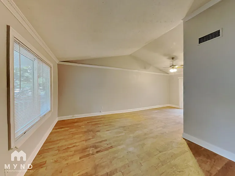 1652 Carrie Farm Ln NW — Photo 4