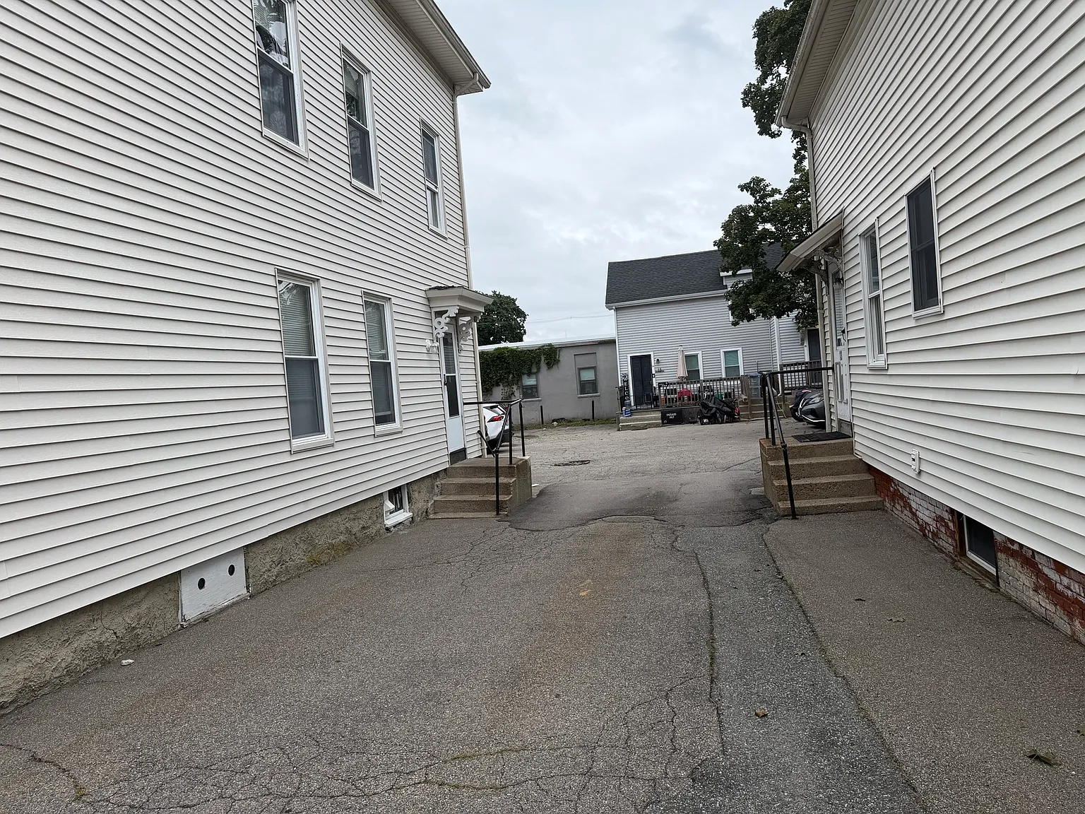 2 bed, 1.0 bath, 800 sqft, $2,000 — Photo 2