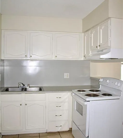 2125 Kerria Ave #10 — Photo 5