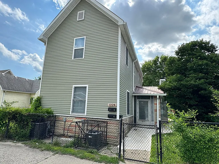 1224 S Belmont Ave — Photo 16