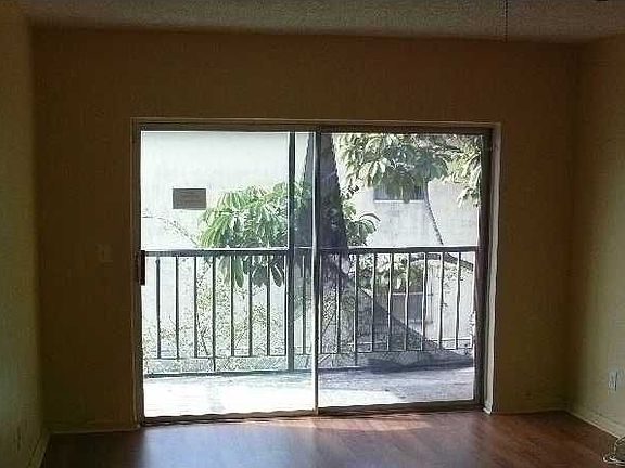 2nd image of 14054 NE 2nd Ct #123