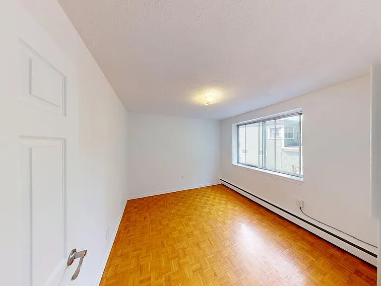 5713 Victoria Rd #507 — Photo 3