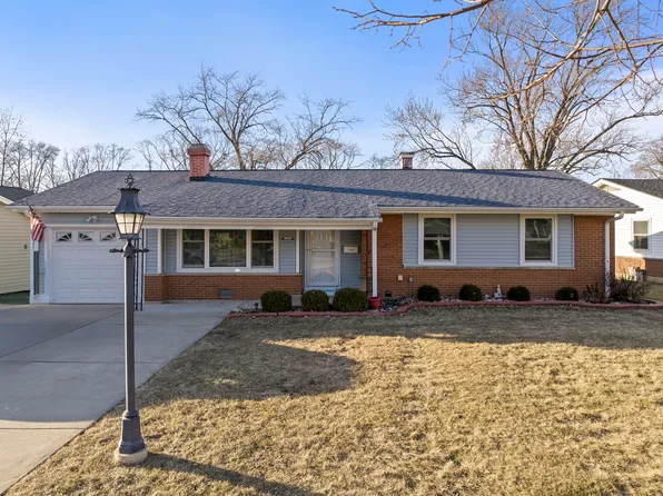 1230 Hemlock Dr, Elk Grove Village, IL 60007