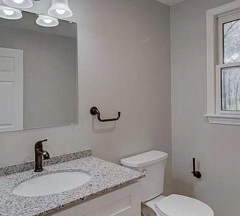 5th image of 345 Foundry St