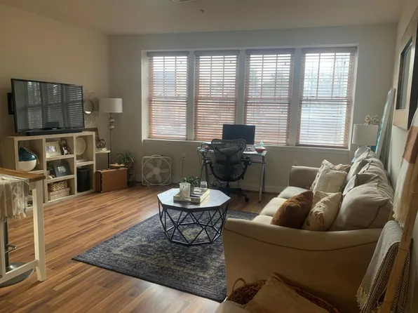 1041 W Lancaster Ave, Bryn Mawr, PA 19010