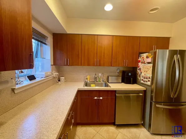 3105 Emmons Avenue image 22 of 31