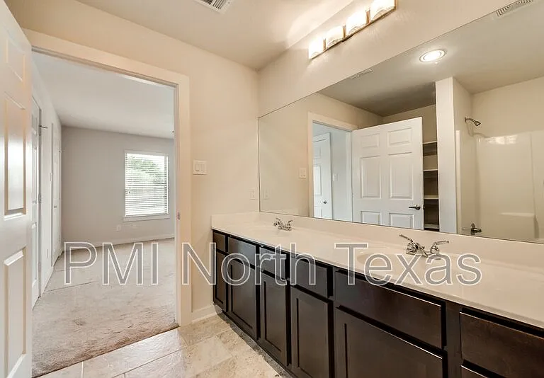 616 N 6th St — Photo 16