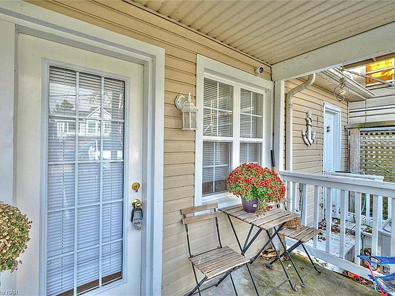 2nd image of 3819 Terrace Ln