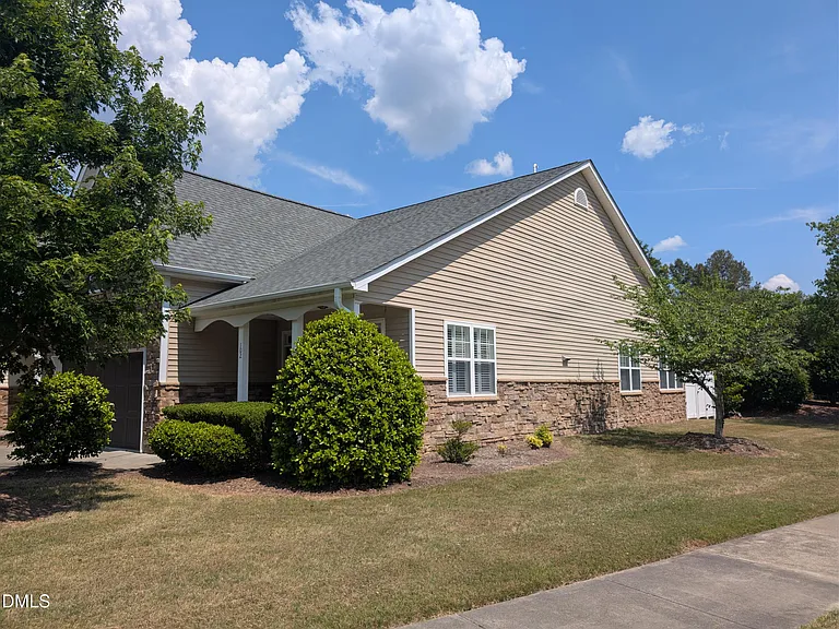102 Jennel Way — Photo 1