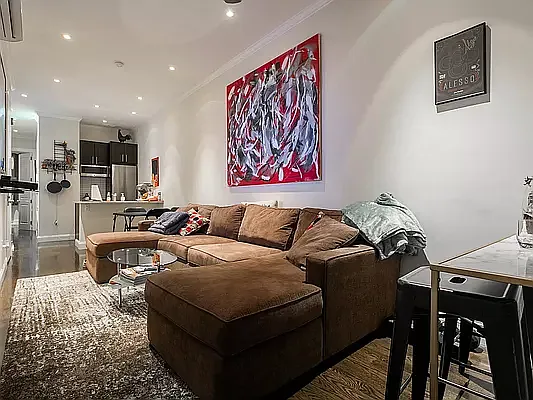 Rented by Avenues Real Estate | media 17