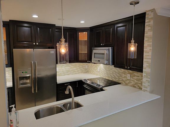 2nd image of 58 El Camino Real APT 217