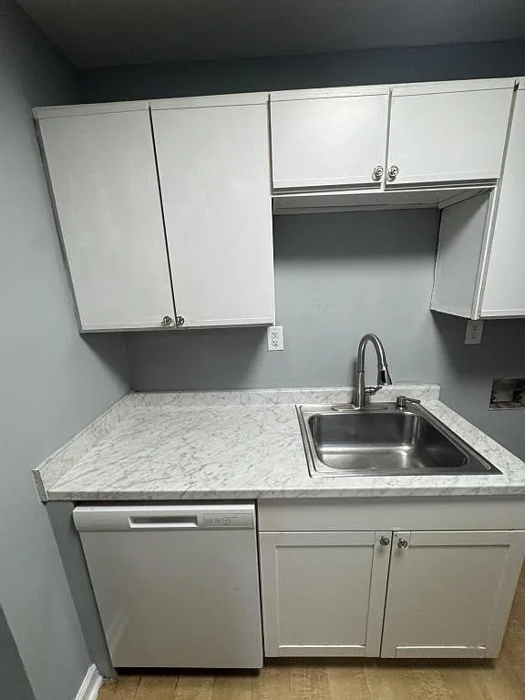 9841 Crusader Dr — Photo 2