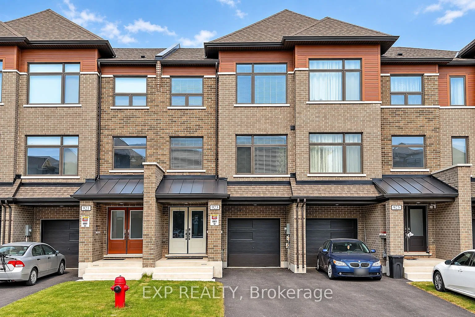 3 bed, $1,800 — Photo 1